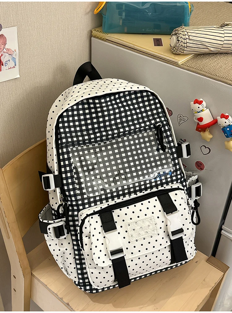 Süße karierte Schultasche