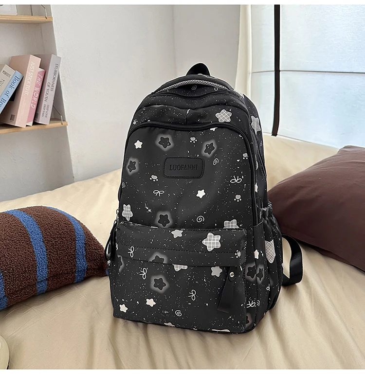 Süßer Blumenrucksack
