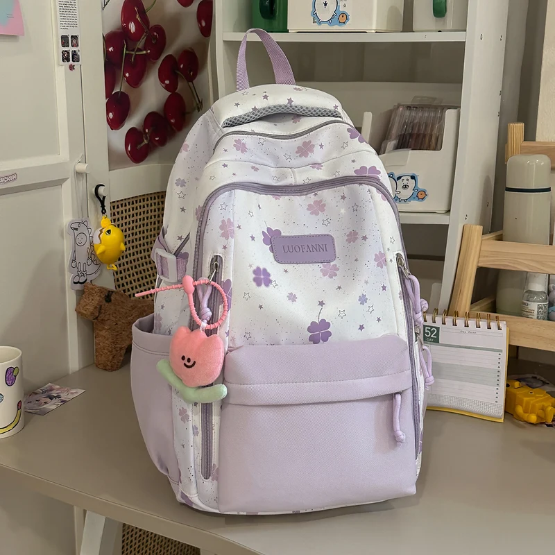 Lustiger Schulrucksack mit Blumenmuster