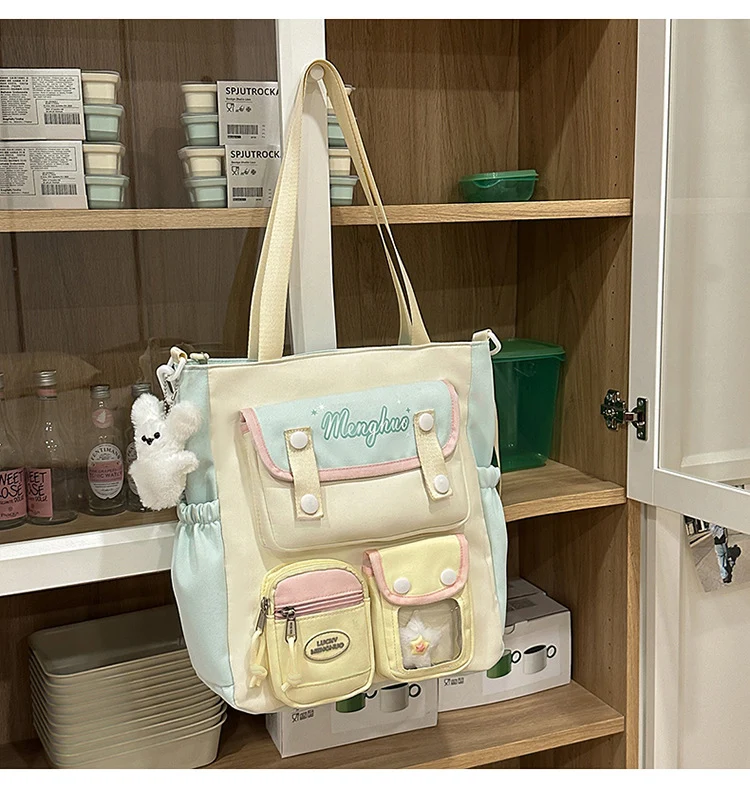 Multifunktionaler Anime-inspirierter Schulrucksack