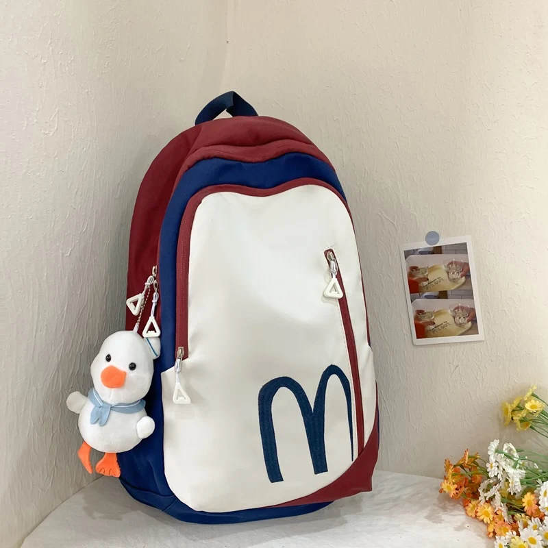 Lustiger Schulrucksack im Charakter-Design
