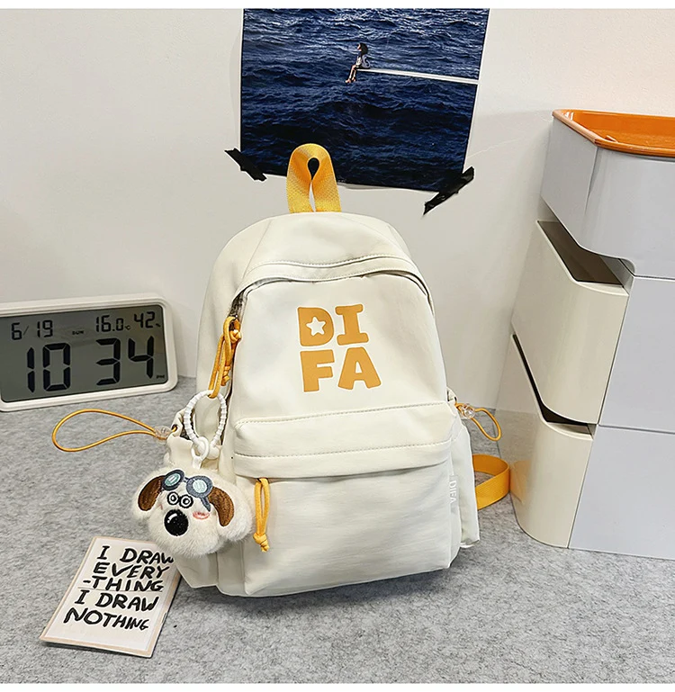 Leichter lässiger Schulrucksack