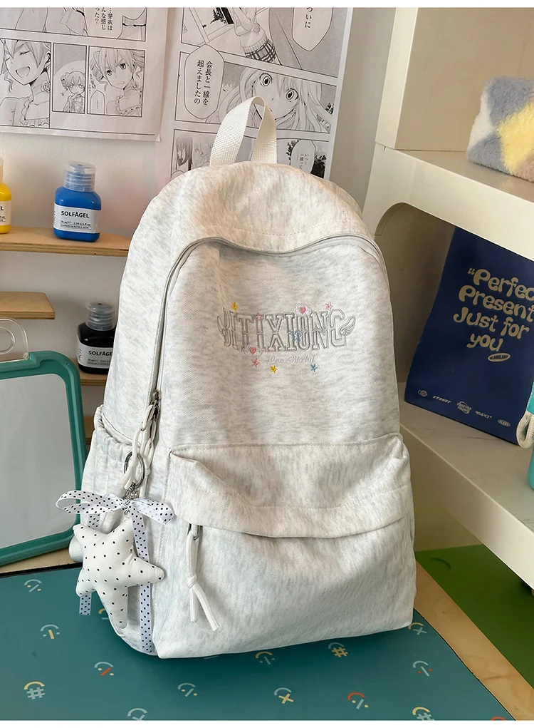 Lässiger illustrierter Schulrucksack