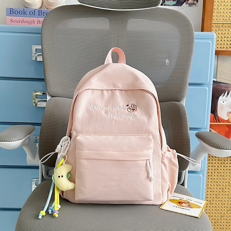 Niedlicher leichter Schulrucksack mit Cartoon-Motiv
