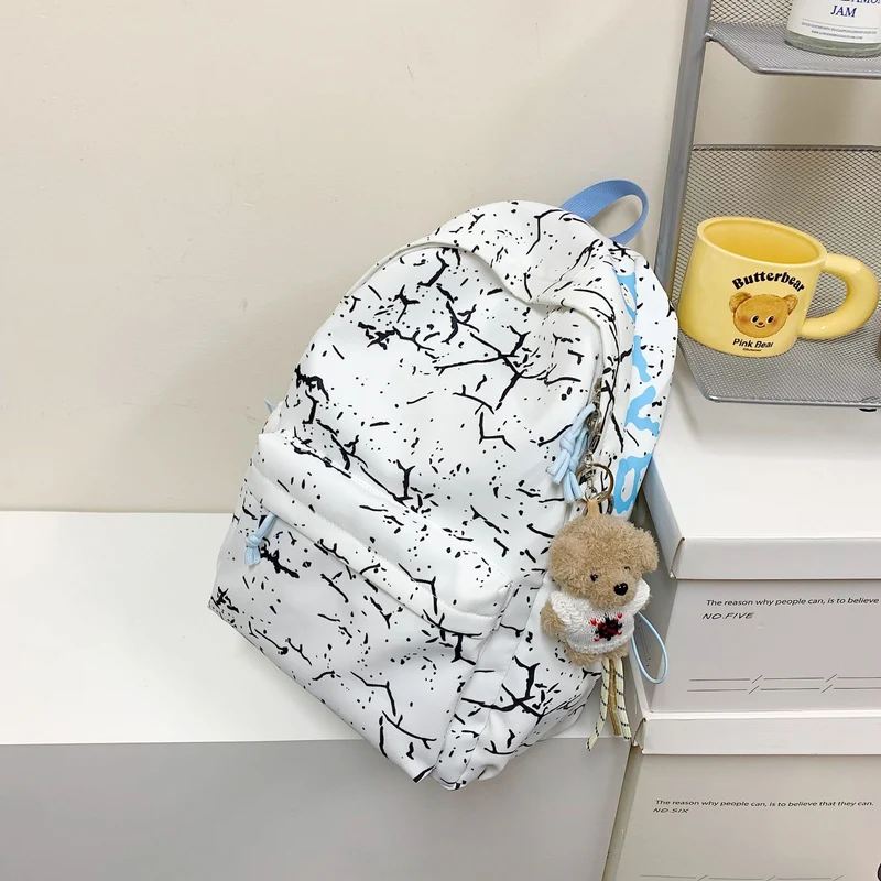 Rucksack Skanto mit abstraktem Print