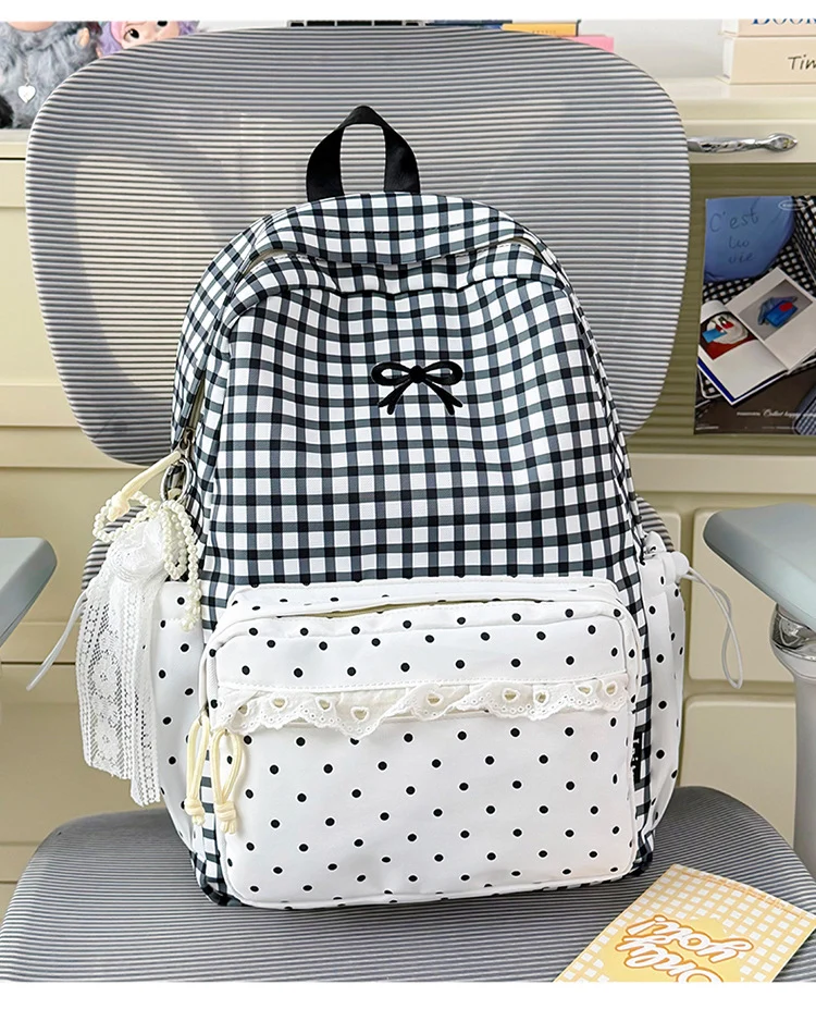 Niedlicher Schulrucksack mit Karomuster