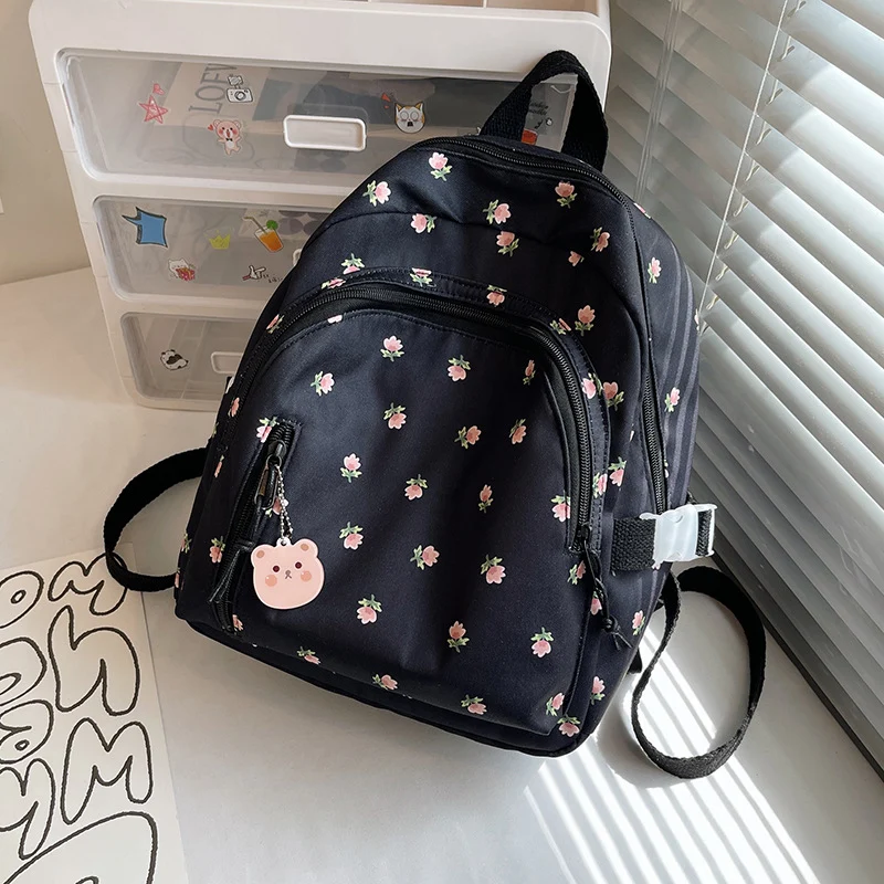 Lässiger Schulrucksack mit Blumenmuster