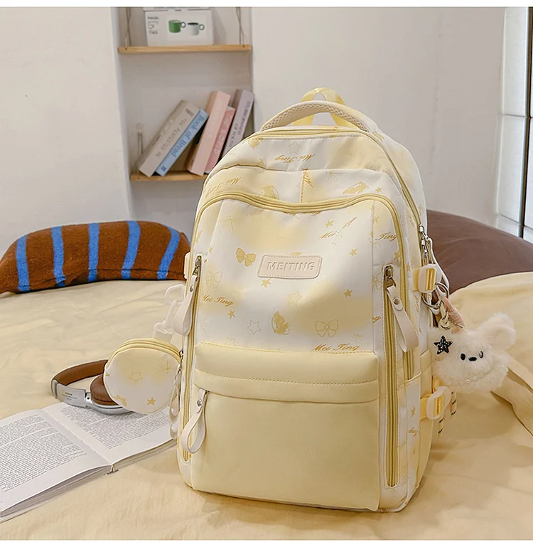 Schulrucksack mit Blumenmuster und mehreren Taschen