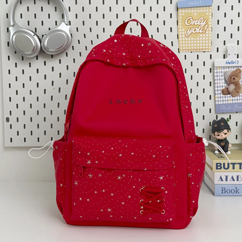 Charmanter Schulrucksack für Schüler mit Sternenapplikationen