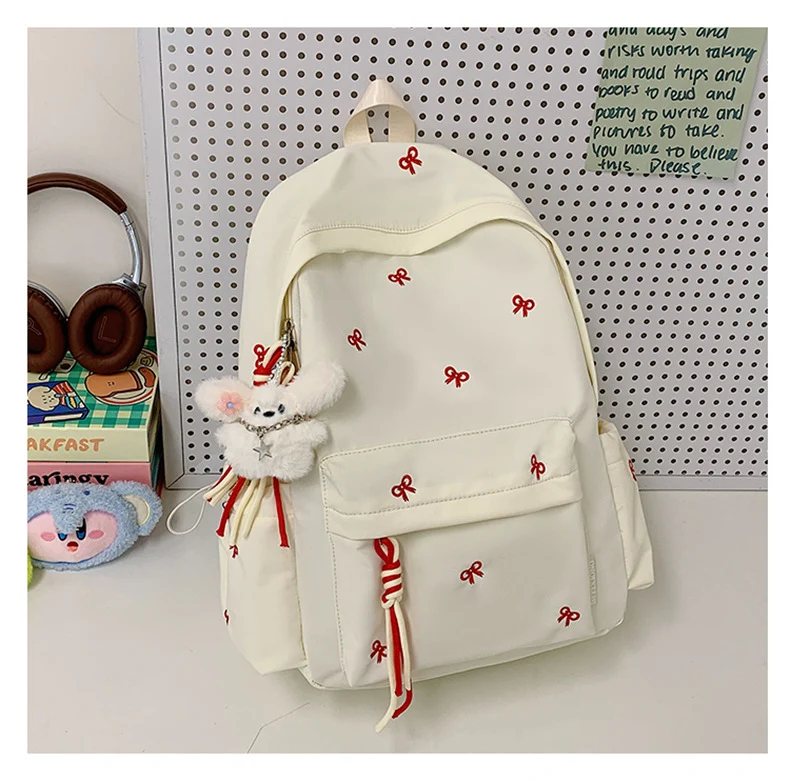 Charmanter bestickter Schulrucksack