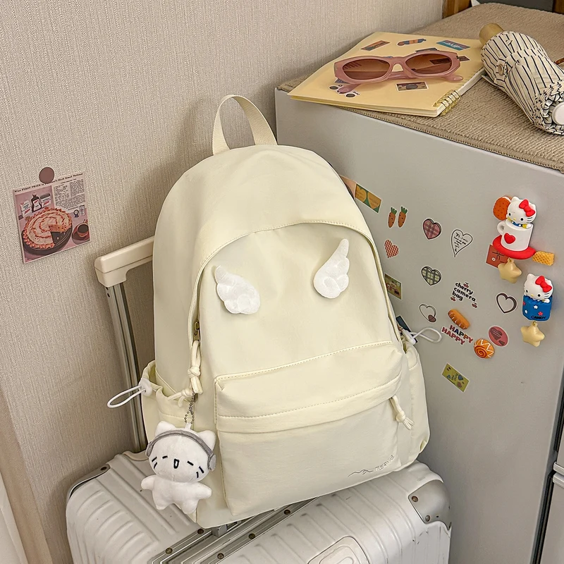 Niedlicher Schulrucksack mit Flügeldesign