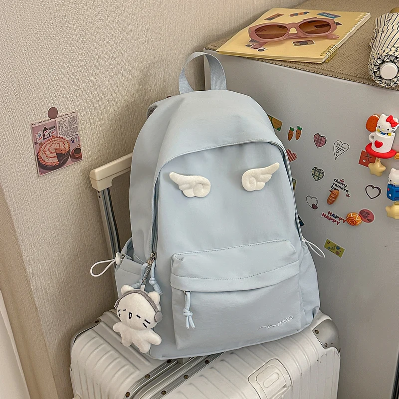 Niedlicher Schulrucksack mit Flügeldesign