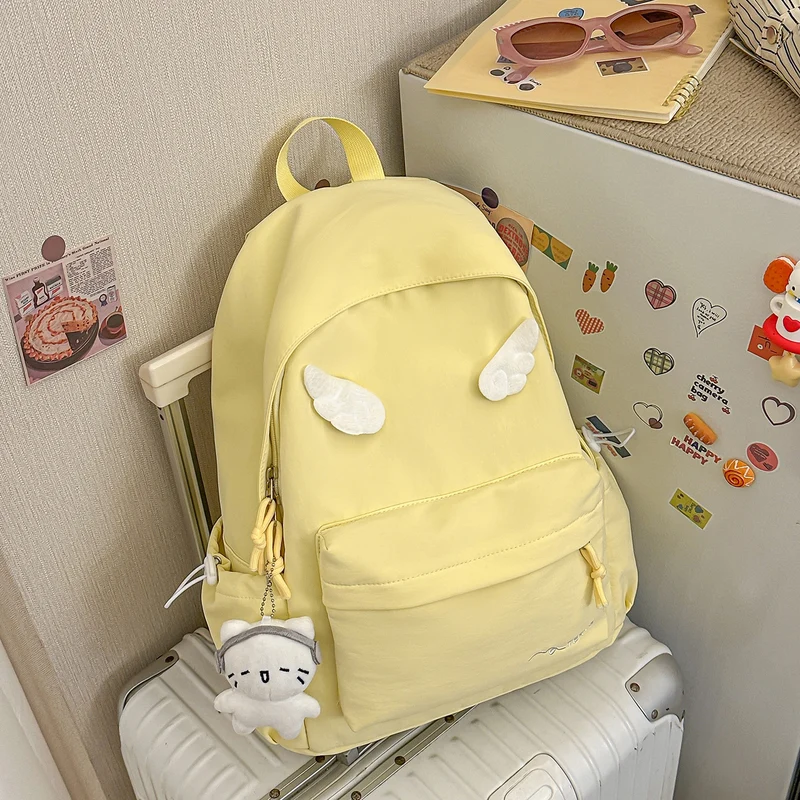 Niedlicher Schulrucksack mit Flügeldesign