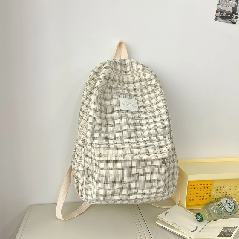 Klassischer karierter Schulrucksack