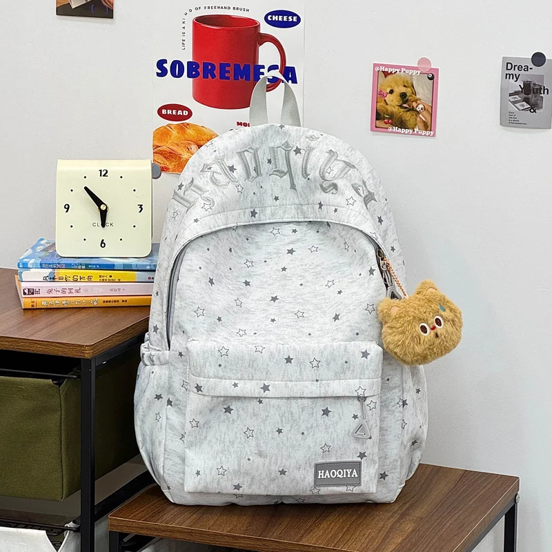 Niedliche Schultasche mit Sternenmuster
