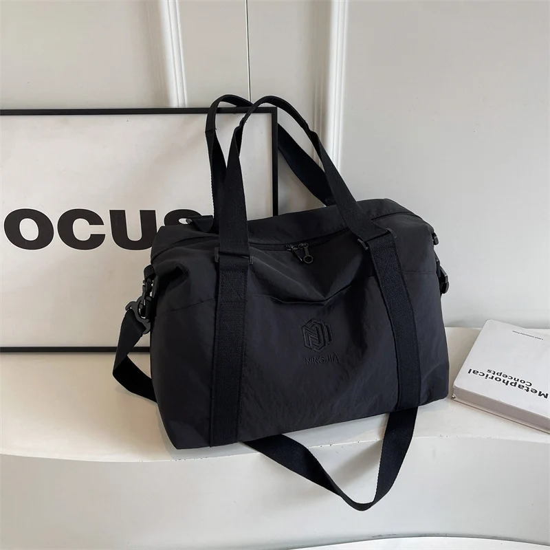Sportliche Tote Bag mit mehreren Fächern und verstellbaren Riemen Skanto