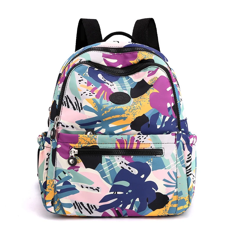 Stilvoller Rucksack mit modernem Blumendesign Skanto