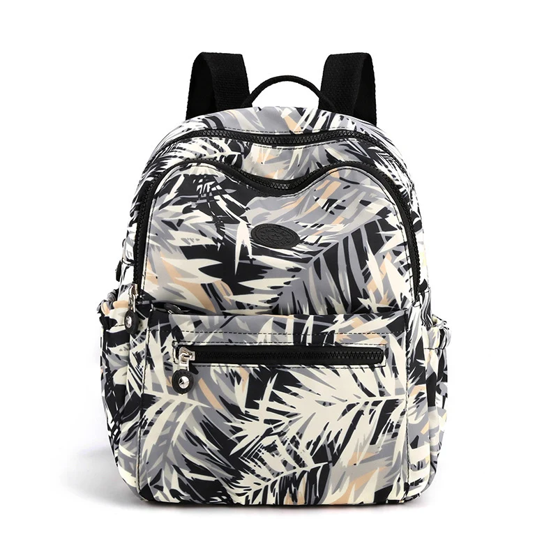 Stilvoller Rucksack mit modernem Blumendesign Skanto