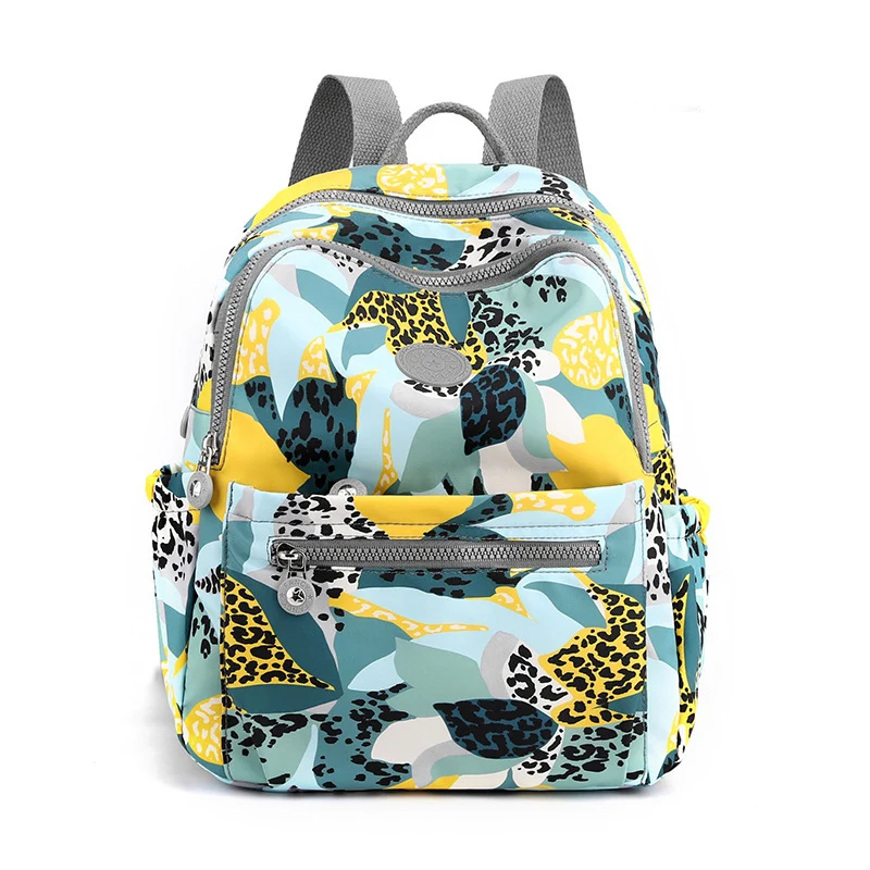 Stilvoller Rucksack mit modernem Blumendesign Skanto