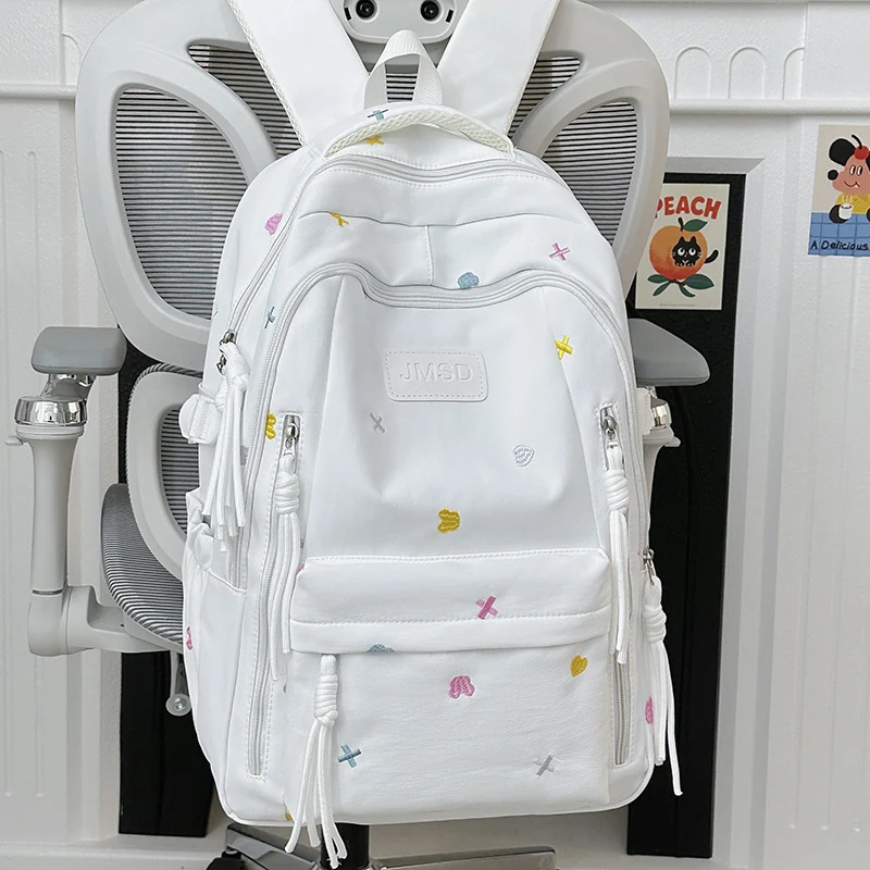 Liebliche bestickte trendige Schultasche