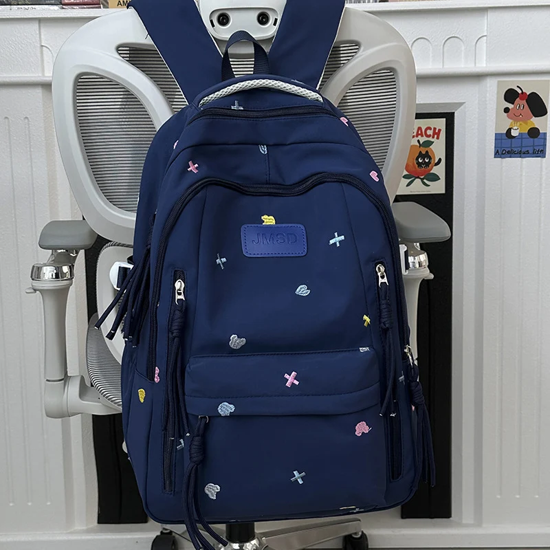 Liebliche bestickte trendige Schultasche