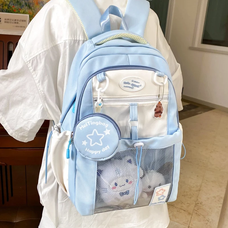Niedlicher Schulrucksack mit mehreren Fächern und Charakter-Motiv