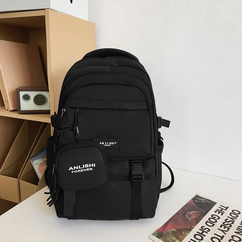 Praktischer Schulrucksack mit vielen Taschen