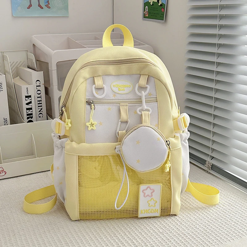 Verspielte Schultasche mit Sternenbesatz