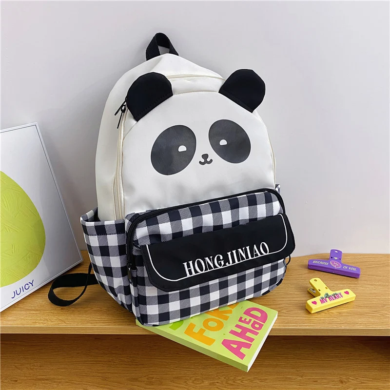 Verspielter Panda-Cartoon-Schulrucksack