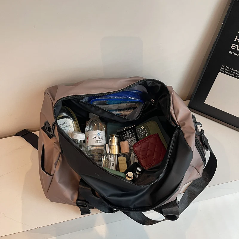 Sportliche Reisetasche mit robustem Design Skanto