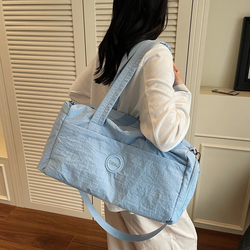 Sportliche Reisetasche mit praktischen Außentaschen Skanto