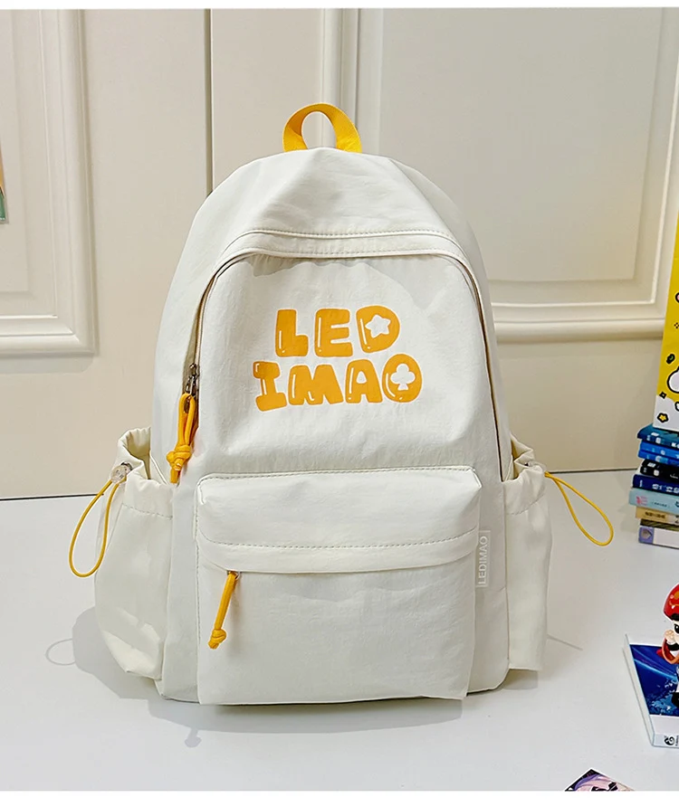 Lässiger Schulrucksack mit Grafikdesign