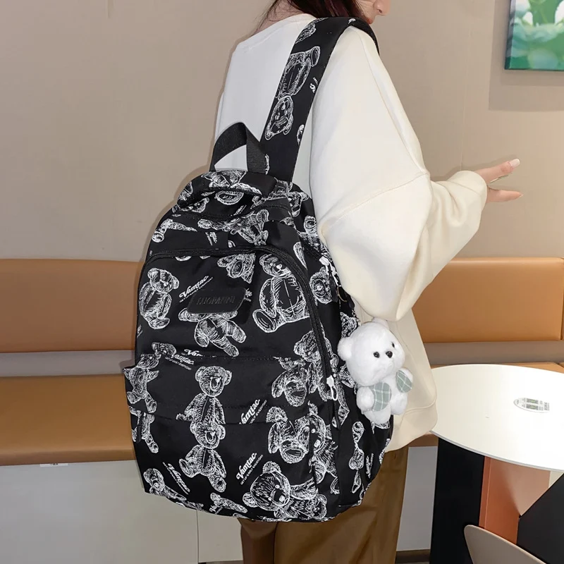 Strapazierfähiger Nylon-Rucksack mit niedlichem Bärenmuster Skanto