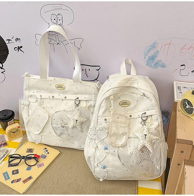 Vielseitiger Schulrucksack mit Sternen