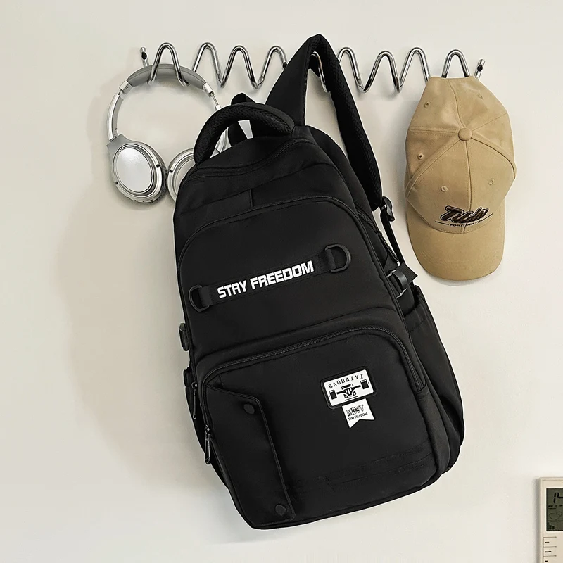 Vielseitiger Schulrucksack mit mehreren Fächern