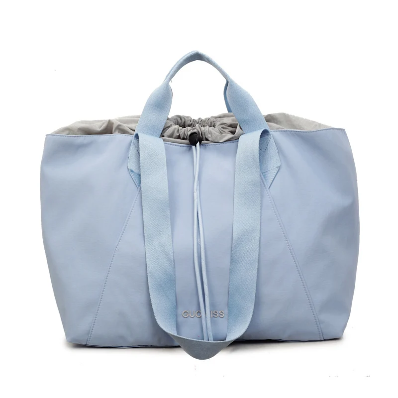 Sportliche Reisetasche mit innovativer Innentasche Skanto