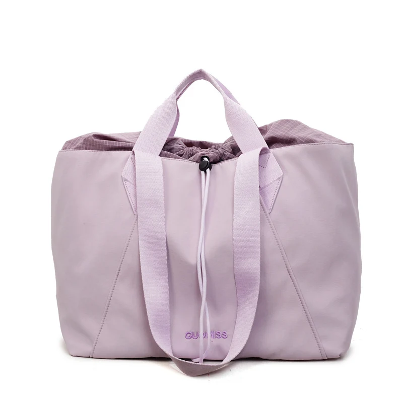 Sportliche Reisetasche mit innovativer Innentasche Skanto