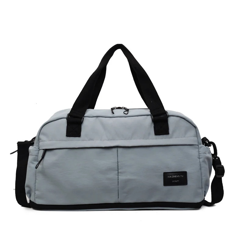 Sportliche Reisetasche mit innovativen Fächern