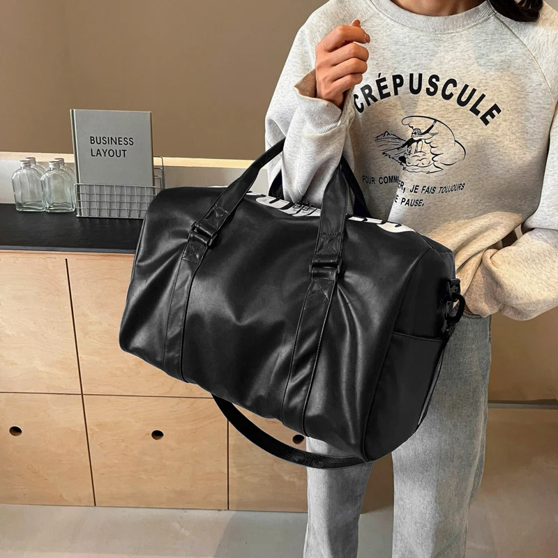Sportliche Reisetasche mit geräumigem Innenraum und strapazierfähigem Material Skanto