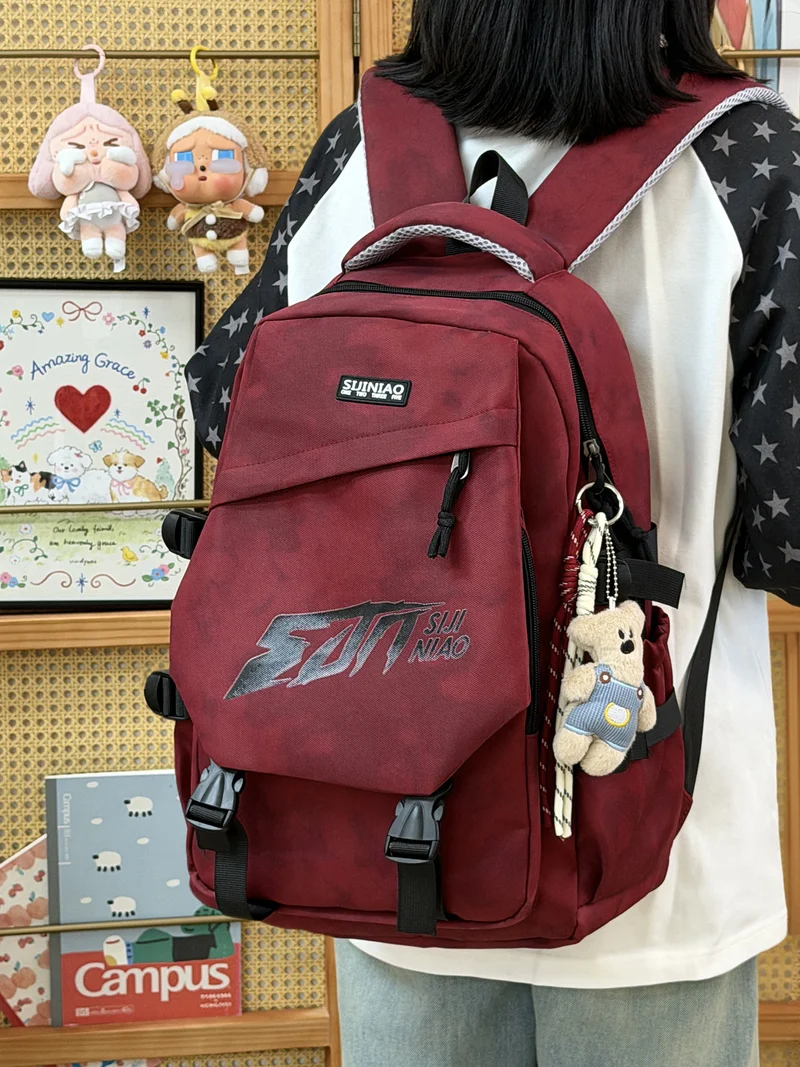 Urbaner Schulrucksack mit mehreren Fächern