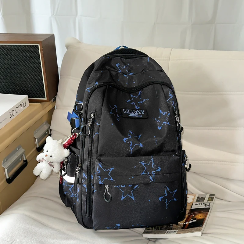 Urbaner Minimalistischer Schulrucksack mit Sternenprint