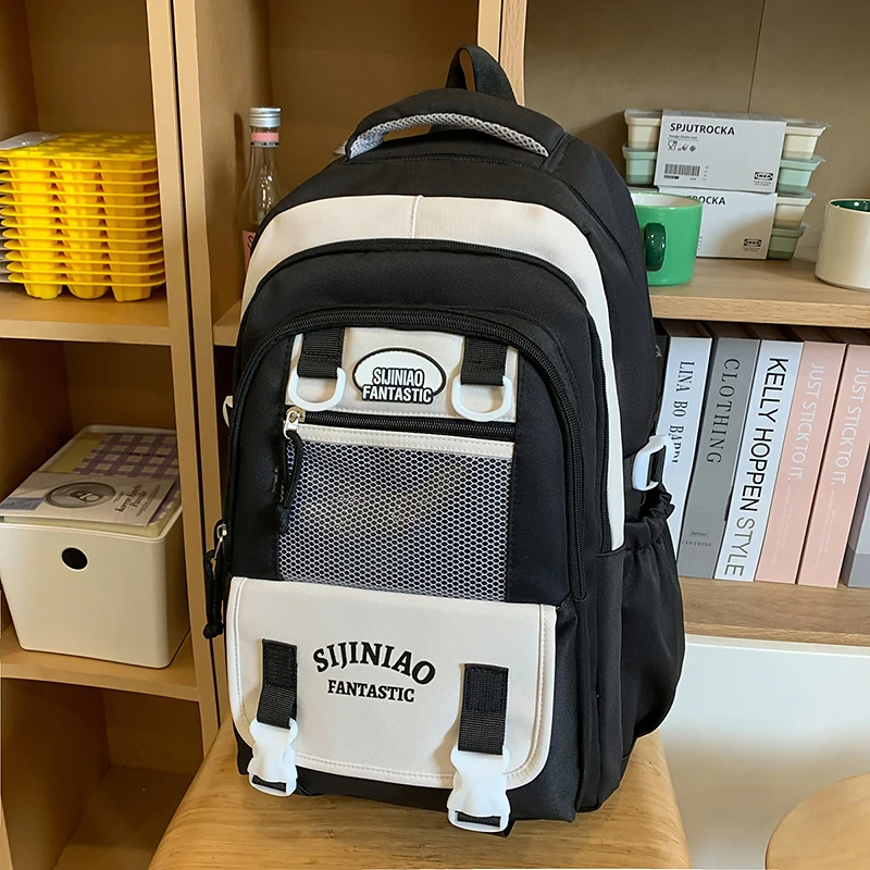 Funktionaler Schulrucksack mit mehreren Fächern