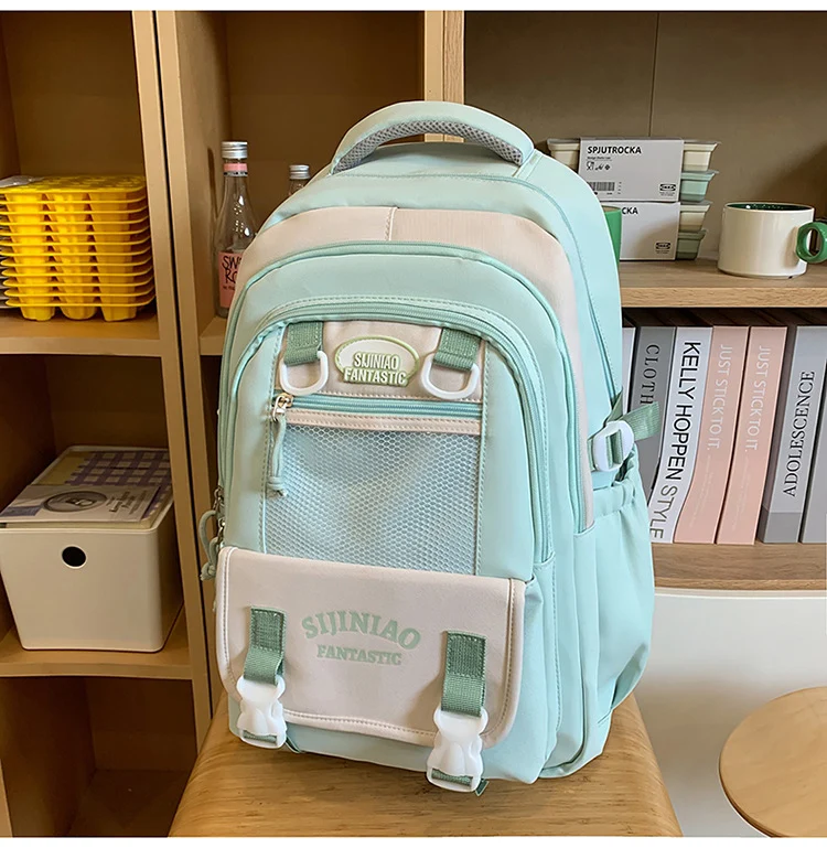 Funktionaler Schulrucksack mit mehreren Fächern