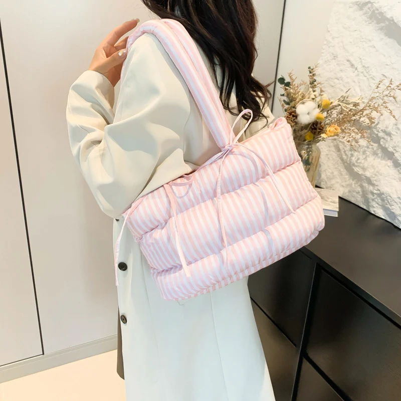 Moderne gesteppte Handtasche Skanto