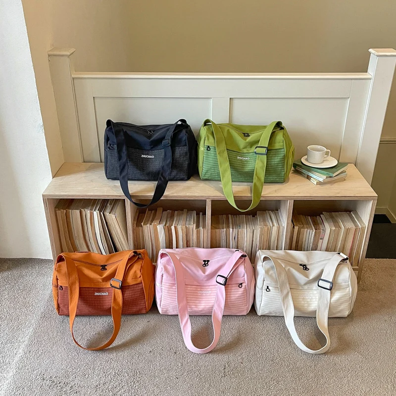 Sportliche Reisetasche mit verstellbarem Gurt Skanto