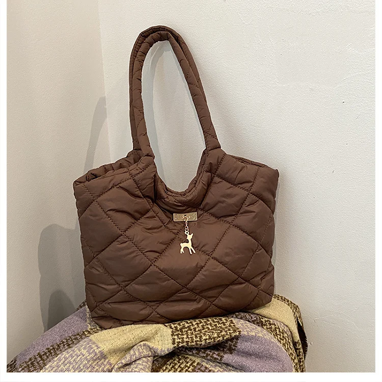 Stylische gesteppte Tragetasche Skanto