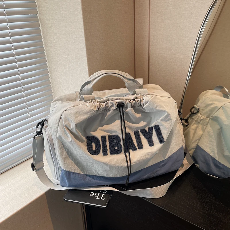 Multifunktionale Reisetasche mit wasserabweisendem Material und verstellbarem Schultergurt Skanto