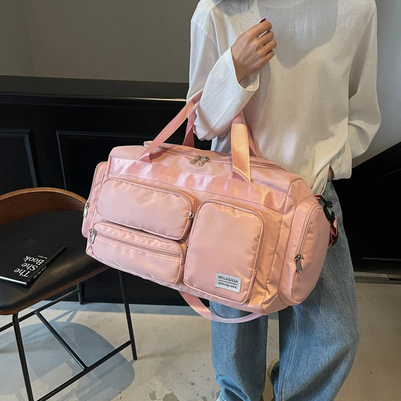 Multifunktionale Reisetasche mit schrägen Öffnungen Skanto