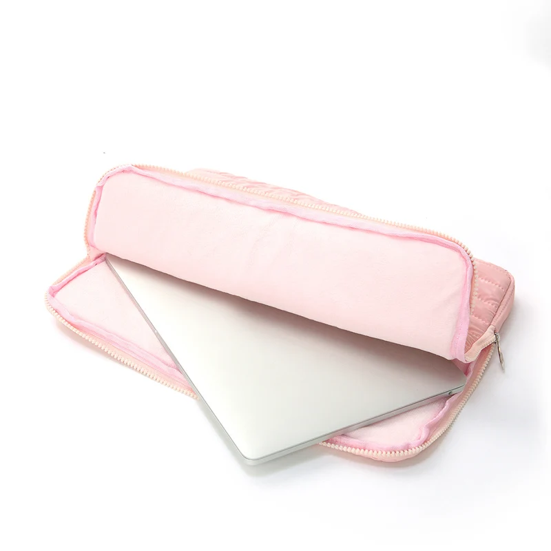Gepolsterte Laptophülle von Skanto Skanto