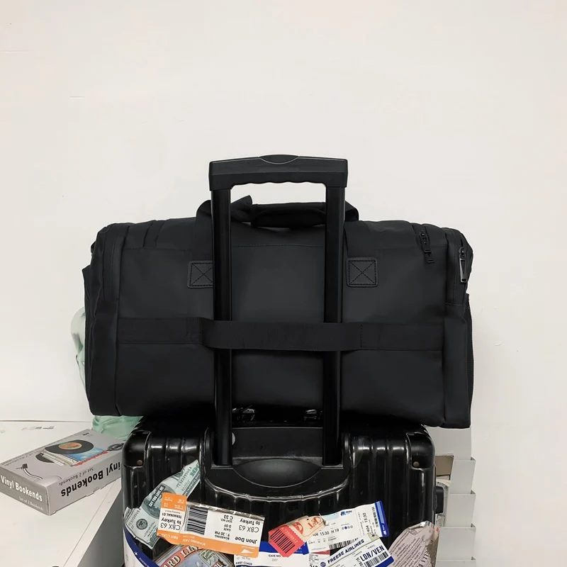 Multifunktionale Sporttasche mit geräumigem Hauptfach und praktischen Taschen Skanto